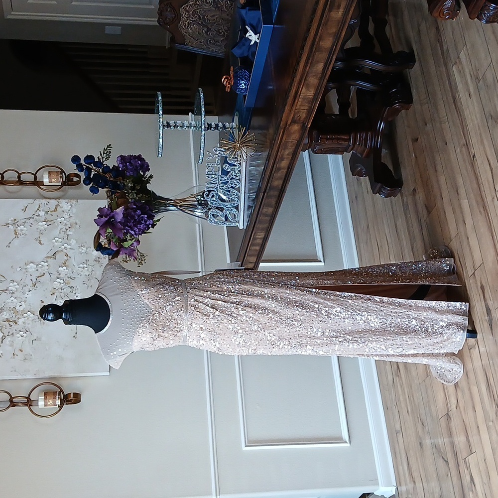 New Women's Mac Duggal Embellished Neck Illusion Cap Sleeve Floor Length Gown 4 - Picture 4 of 17